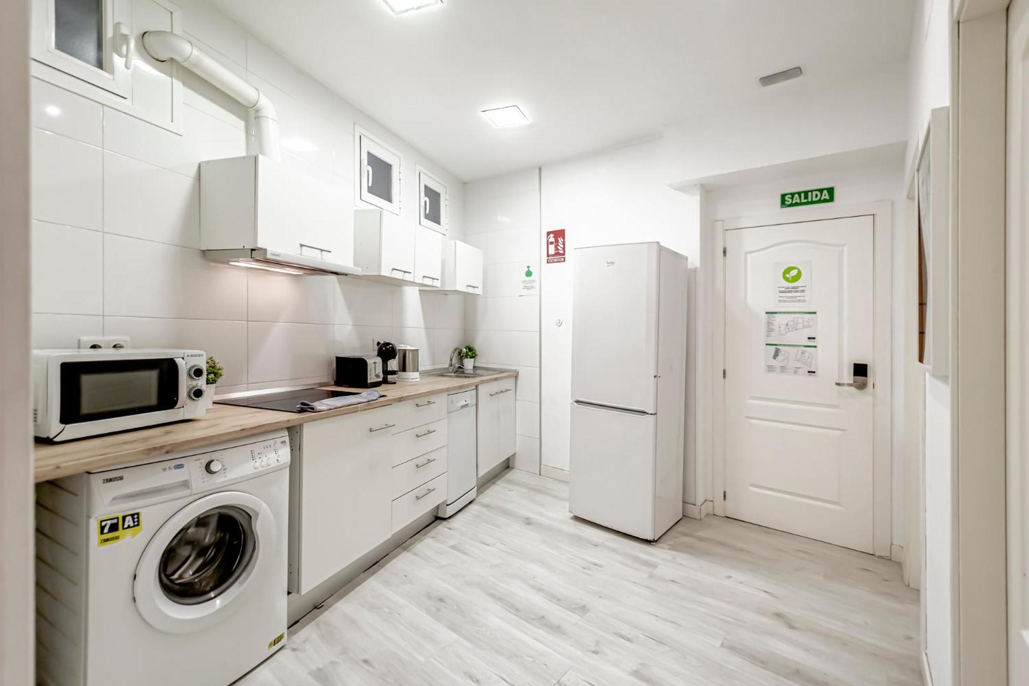 Atocha Arrendamiento De Temporada Apartment Мадрид Екстериор снимка